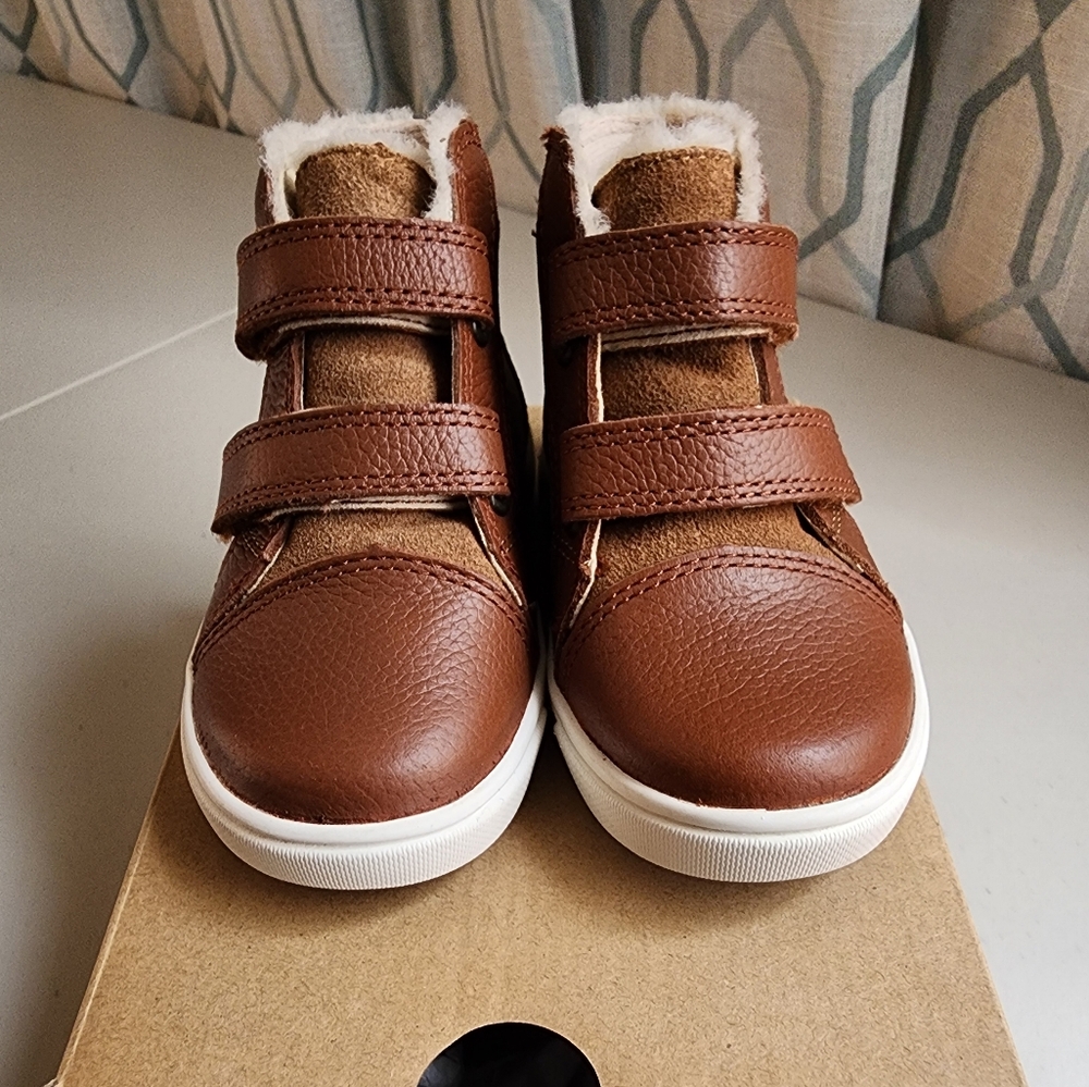 UGG T Rennon II Size 7